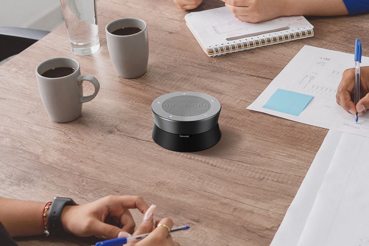 Conference SpeakerMic A11 — беспроводной спикерфон для видеоконференций